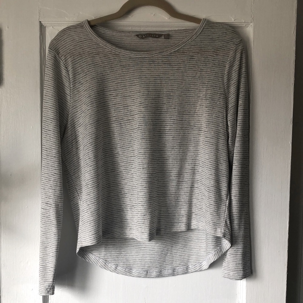 Athleta crop top with cut out back